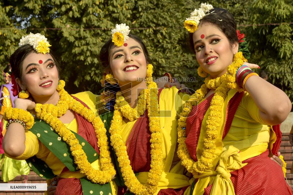 BANGLADESH-DHAKA-SPRING-VALENTINE'S DAY