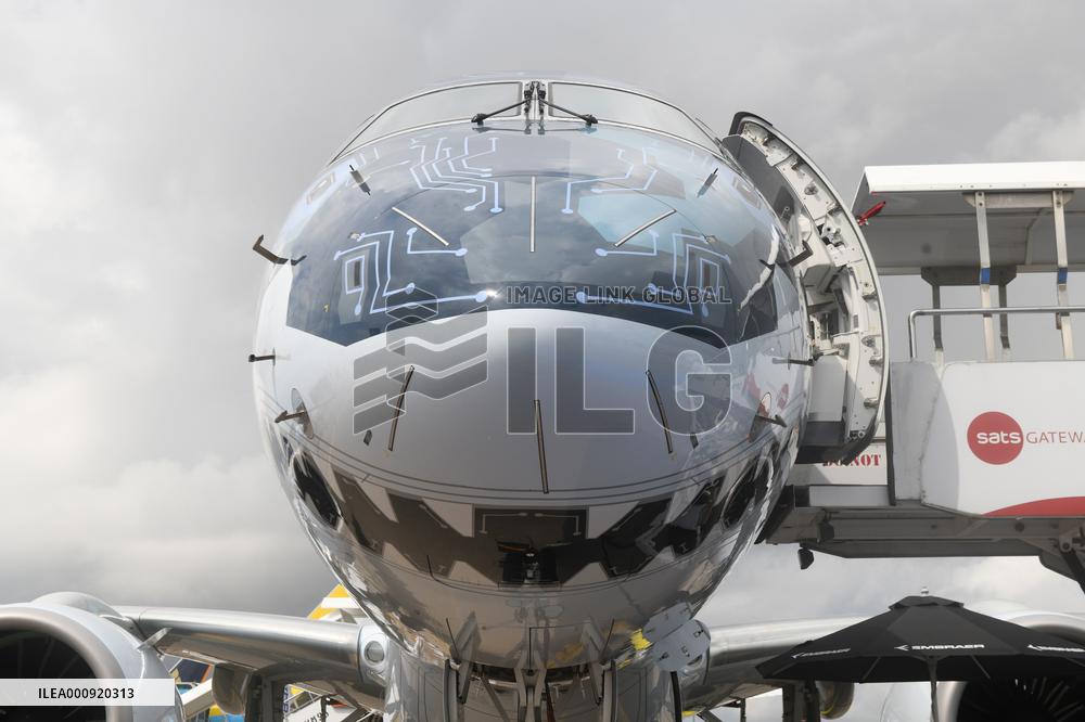 SINGAPORE-AIRSHOW-FIRST DAY