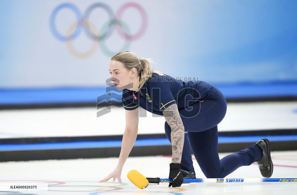 (BEIJING2022)CHINA-BEIJING-WINTER OLYMPIC GAMES-CURLING-WOMEN'S ROUND ROBIN-SWE vs DEN (CN)