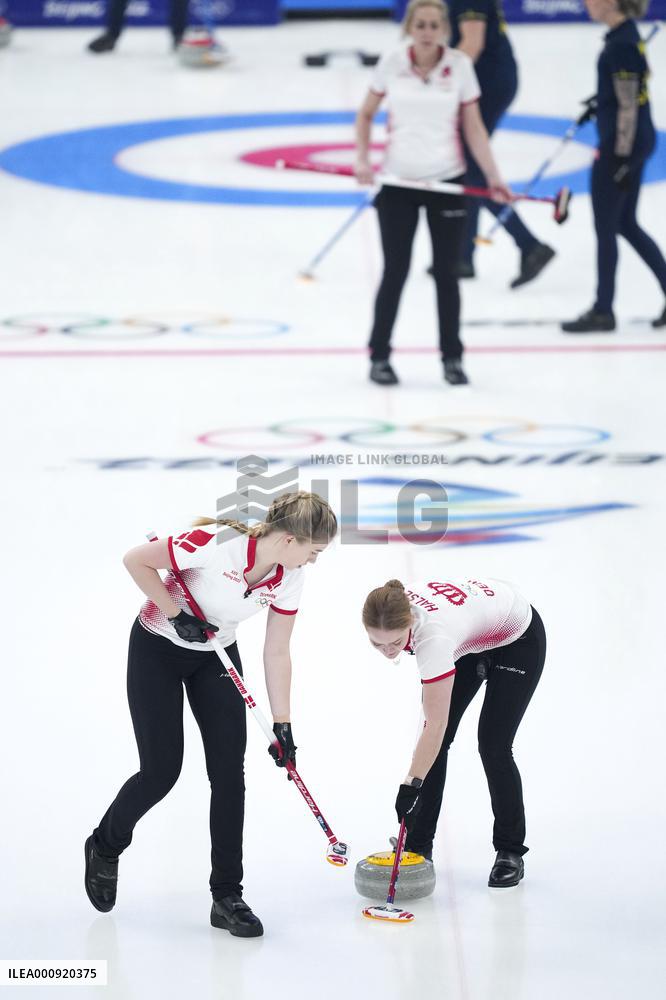 (BEIJING2022)CHINA-BEIJING-WINTER OLYMPIC GAMES-CURLING-WOMEN'S ROUND ROBIN-SWE vs DEN (CN)