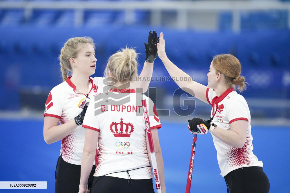 (BEIJING2022)CHINA-BEIJING-WINTER OLYMPIC GAMES-CURLING-WOMEN'S ROUND ROBIN-SWE vs DEN (CN)