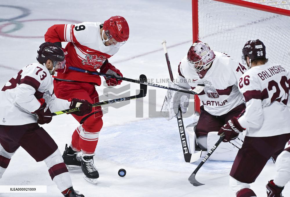 (BEIJING2022)CHINA-BEIJING-OLYMPIC WINTER GAMES-ICE HOCKEY-MEN'S QUALIFICATION PLAY-OFF-DEN VS LAT (CN)