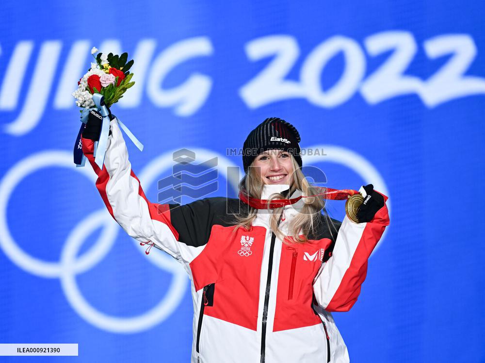 (BEIJING2022)CHINA-BEIJING-OLYMPIC WINTER GAMES-AWARDING CEREMONY (CN)