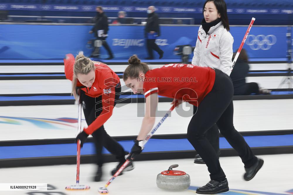 (BEIJING2022)CHINA-BEIJING-OLYMPIC WINTER GAMES-WOMEN'S ROUND ROBIN SESSION-GRB VS JPN (CN)