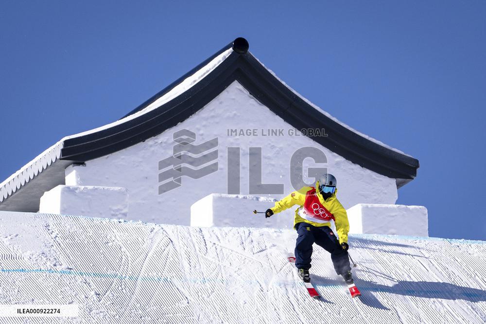 (BEIJING2022)CHINA-ZHANGJIAKOU-OLYMPIC WINTER GAMES-FREESTYLE SKIING-MEN'S FREESKI SLOPESTYLE-FINAL (CN)