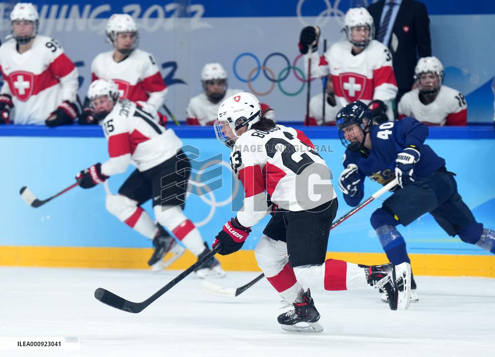 (BEIJING2022)CHINA-BEIJING-OLYMPIC WINTER GAMES-ICE HOCKEY-WOMEN'S BRONZE MEDAL GAME-FIN VS SUI (CN)