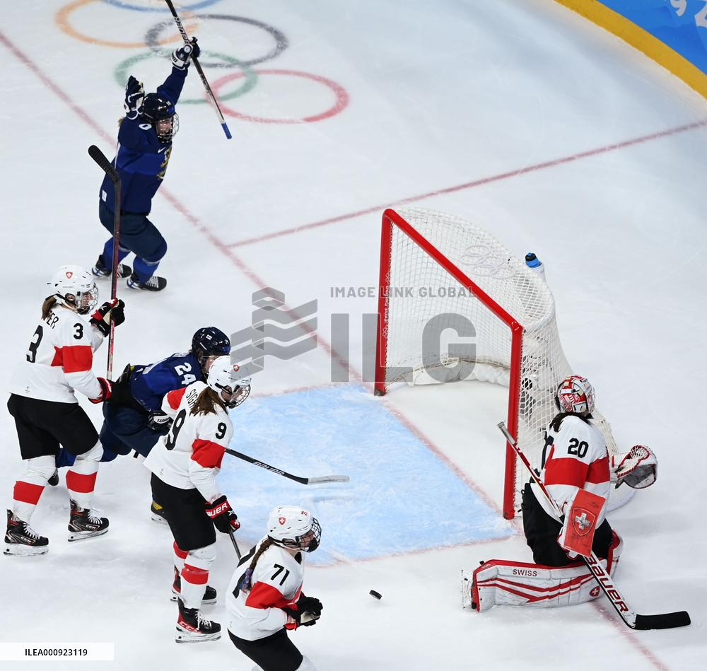 (BEIJING2022)CHINA-BEIJING-OLYMPIC WINTER GAMES-ICE HOCKEY-WOMEN'S BRONZE MEDAL GAME-FIN VS SUI (CN)