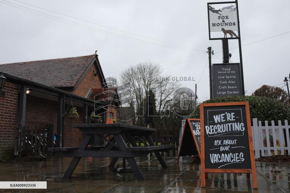 BRITAIN-HAMPSHIRE-JOB VACANCIES-RISE