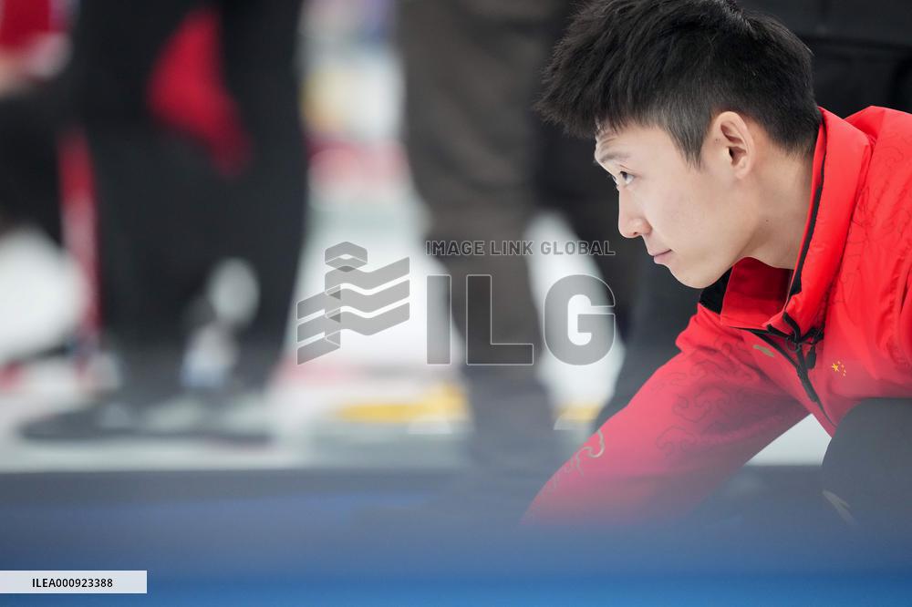 (BEIJING2022)CHINA-BEIJING-OLYMPIC WINTER GAMES-CURLING-MEN'S ROUND ROBIN SESSION-CHN VS SUI (CN)