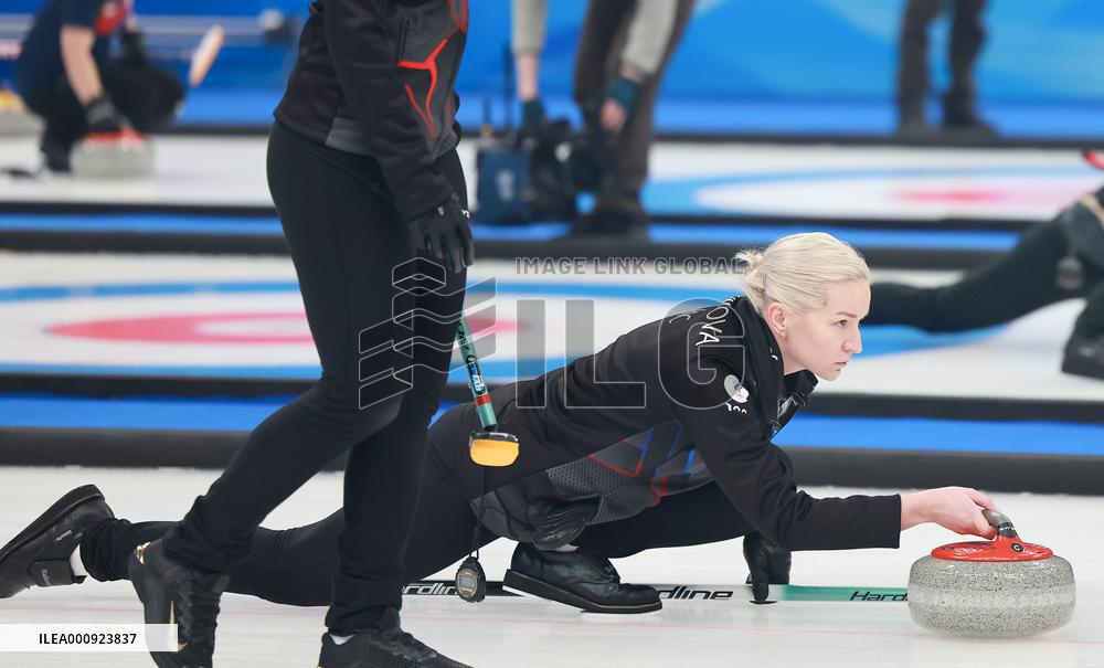 (BEIJING2022)CHINA-BEIJING-OLYMPIC WINTER GAMES-CURLING-WOMEN'S ROUND ROBIN SESSION-SWE VS ROC (CN)