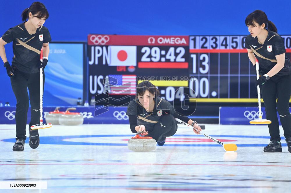 (BEIJING2022)CHINA-BEIJING-OLYMPIC WINTER GAMES-CURLING-WOMEN'S ROUND ROBIN SESSION-JPN VS USA (CN)