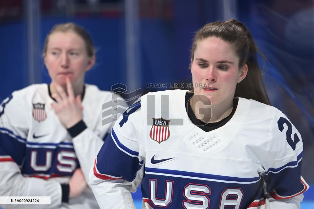 (BEIJING2022)CHINA-BEIJING-OLYMPIC WINTER GAMES-ICE HOCKEY-WOMEN'S GOLD MEDAL GAME-CAN VS USA (CN)