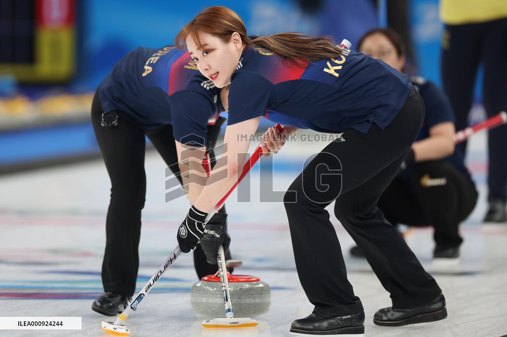 (BEIJING2022)CHINA-BEIJING-OLYMPIC WINTER GAMES-CURLING-WOMEN'S ROUND ROBIN SESSION-KOR VS SWE (CN)
