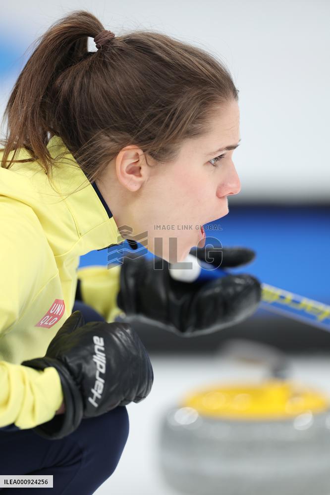 (BEIJING2022)CHINA-BEIJING-OLYMPIC WINTER GAMES-CURLING-WOMEN'S ROUND ROBIN SESSION-KOR VS SWE (CN)