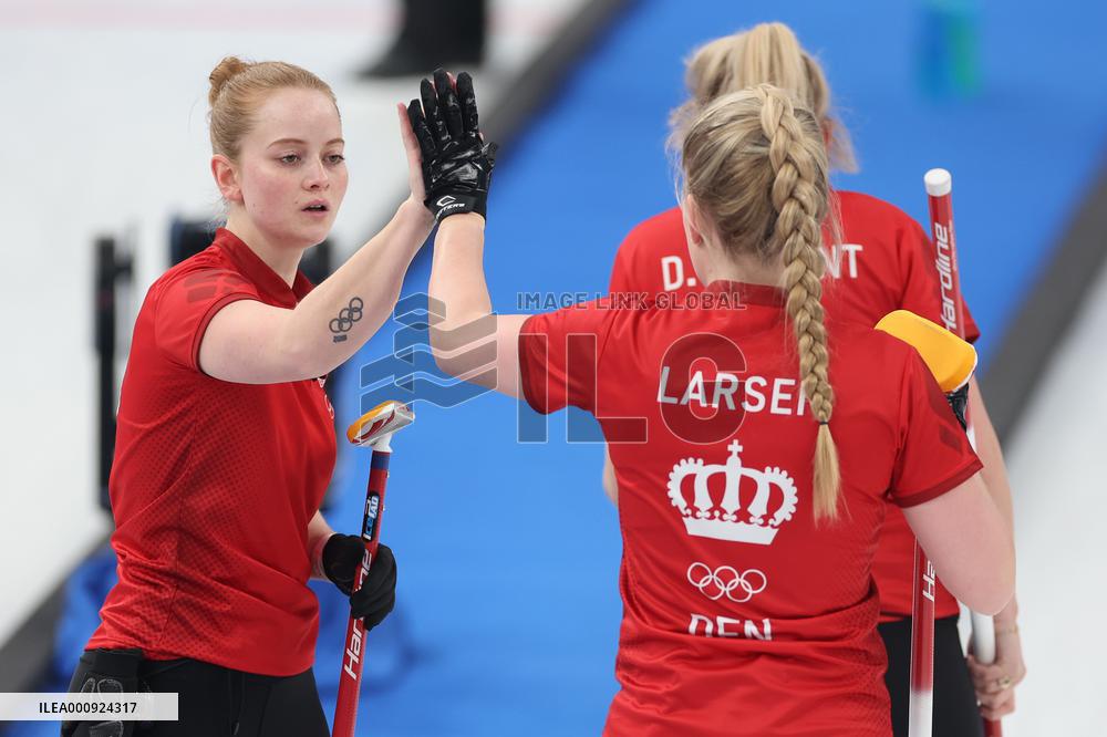 (BEIJING2022)CHINA-BEIJING-OLYMPIC WINTER GAMES-CURLING-WOMEN'S ROUND ROBIN SESSION-CAN VS DEN (CN)