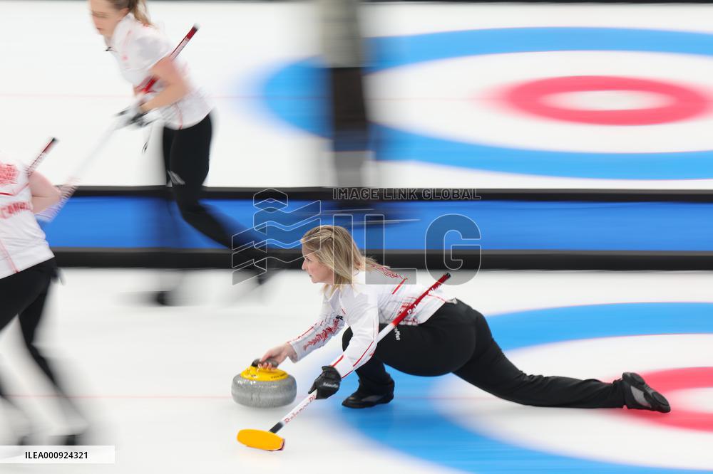 (BEIJING2022)CHINA-BEIJING-OLYMPIC WINTER GAMES-CURLING-WOMEN'S ROUND ROBIN SESSION-CAN VS DEN (CN)