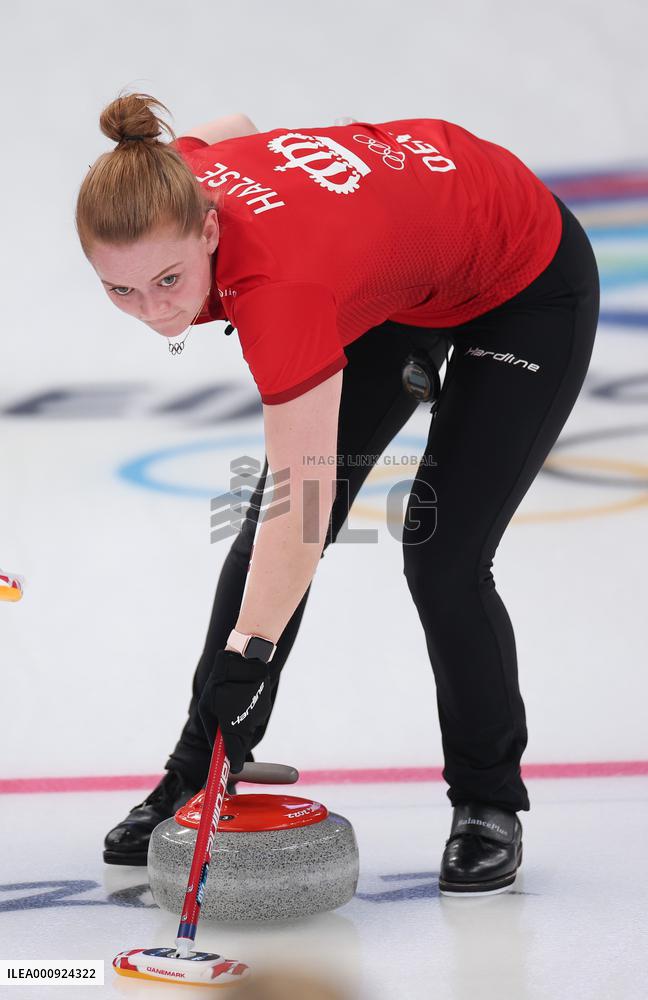 (BEIJING2022)CHINA-BEIJING-OLYMPIC WINTER GAMES-CURLING-WOMEN'S ROUND ROBIN SESSION-CAN VS DEN (CN)