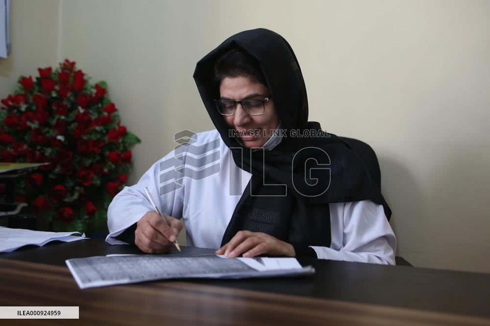 AFGHANISTAN-KABUL-FEMALE DOCTOR