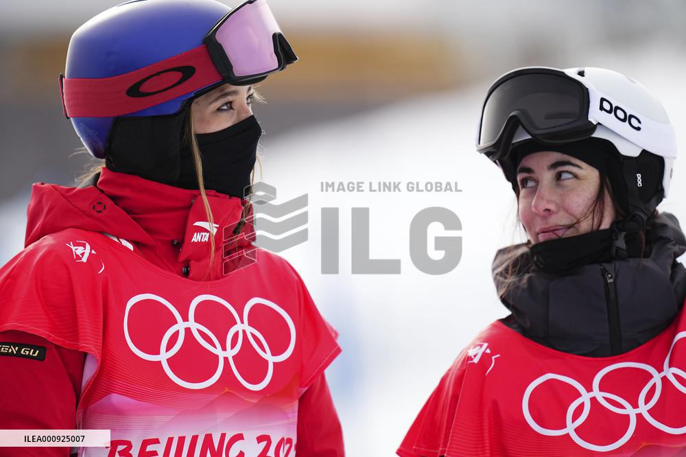 (XHTP)(BEIJING2022)CHINA-ZHANGJIAKOU-OLYMPIC WINTER GAMES-FREESTYLE SKIING-WOMEN'S FREESKI HALFPIPE-QUALIFICATION (CN)