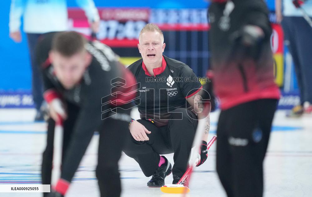 (XHTP)(BEIJING2022)CHINA-BEIJING-OLYMPIC WINTER GAMES-CURLING-MEN'S ROUND ROBIN SESSION-USA VS DEN (CN)