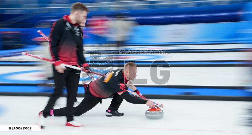 (BEIJING2022)CHINA-BEIJING-OLYMPIC WINTER GAMES-CURLING-MEN'S ROUND ROBIN SESSION-USA VS DEN (CN)