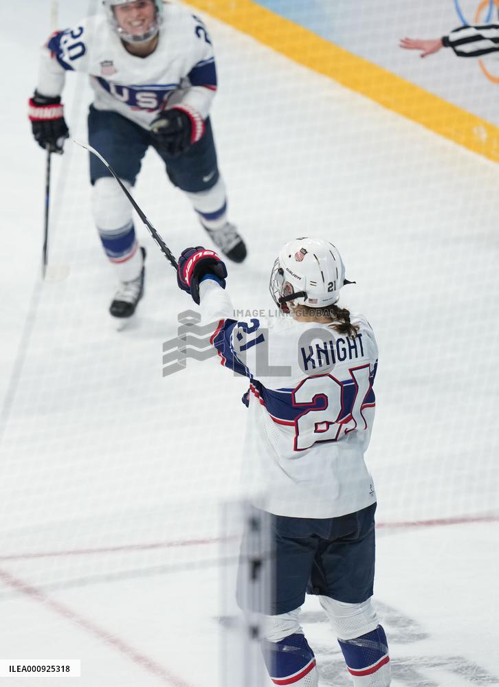 (BEIJING2022)CHINA-BEIJING-OLYMPIC WINTER GAMES-ICE HOCKEY-WOMEN'S GOLD MEDAL GAME-CAN VS USA (CN)
