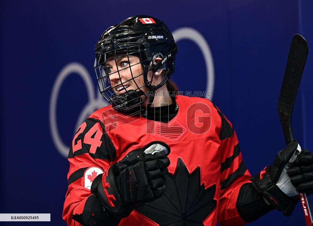 (BEIJING2022)CHINA-BEIJING-OLYMPIC WINTER GAMES-ICE HOCKEY-WOMEN'S GOLD MEDAL GAME-CAN VS USA (CN)
