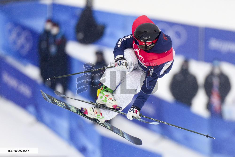 (XHTP)(BEIJING2022)CHINA-ZHANGJIAKOU-OLYMPIC WINTER GAMES-FREESTYLE SKIING-MEN'S FREESKI HALFPIPE-QUALIFICATION (CN)