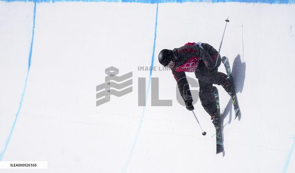 (BEIJING2022)CHINA-ZHANGJIAKOU-OLYMPIC WINTER GAMES-FREESTYLE SKIING-WOMEN'S FREESKI HALFPIPE-FINAL (CN)