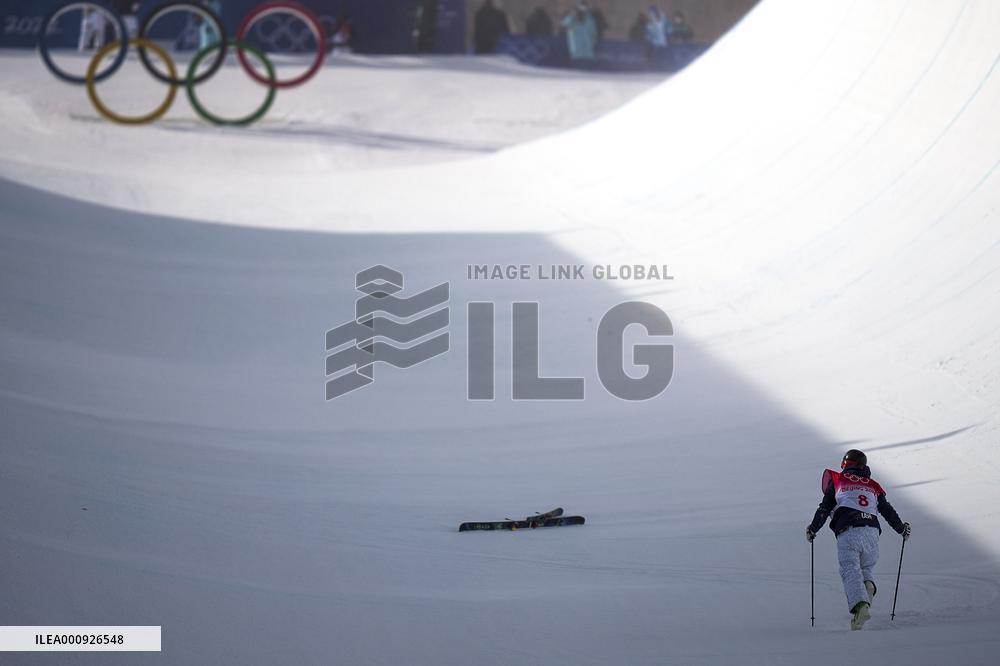 (BEIJING2022)CHINA-ZHANGJIAKOU-OLYMPIC WINTER GAMES-FREESTYLE SKIING-MEN'S FREESKI HALFPIPE-FINAL(CN)