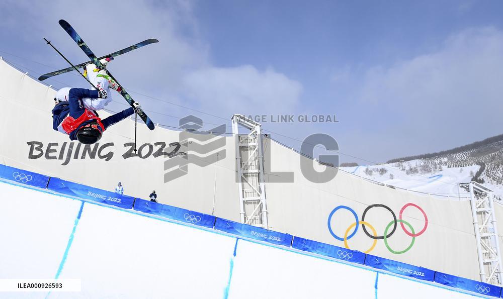 (BEIJING2022)CHINA-ZHANGJIAKOU-OLYMPIC WINTER GAMES-FREESTYLE SKIING-MEN'S FREESKI HALFPIPE-FINAL(CN)