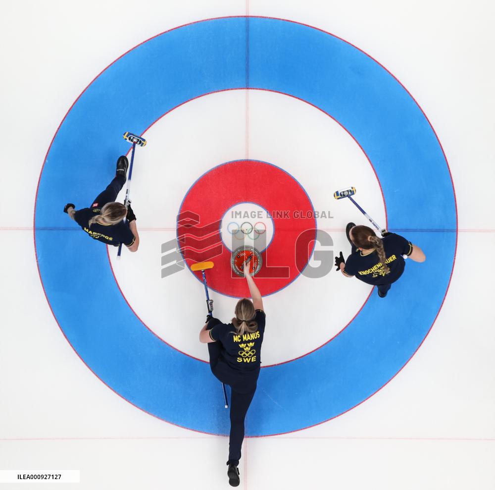 (BEIJING2022)CHINA-BEIJING-OLYMPIC WINTER GAMES-CURLING-WOMEN'S BRONZE MEDAL GAME-SWE VS SUI (CN)