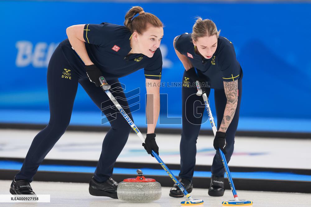 (BEIJING2022)CHINA-BEIJING-OLYMPIC WINTER GAMES-CURLING-WOMEN'S BRONZE MEDAL GAME-SWE VS SUI (CN)