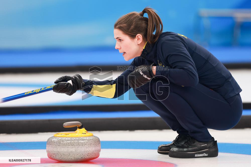 (BEIJING2022)CHINA-BEIJING-OLYMPIC WINTER GAMES-CURLING-WOMEN'S BRONZE MEDAL GAME-SWE VS SUI (CN)