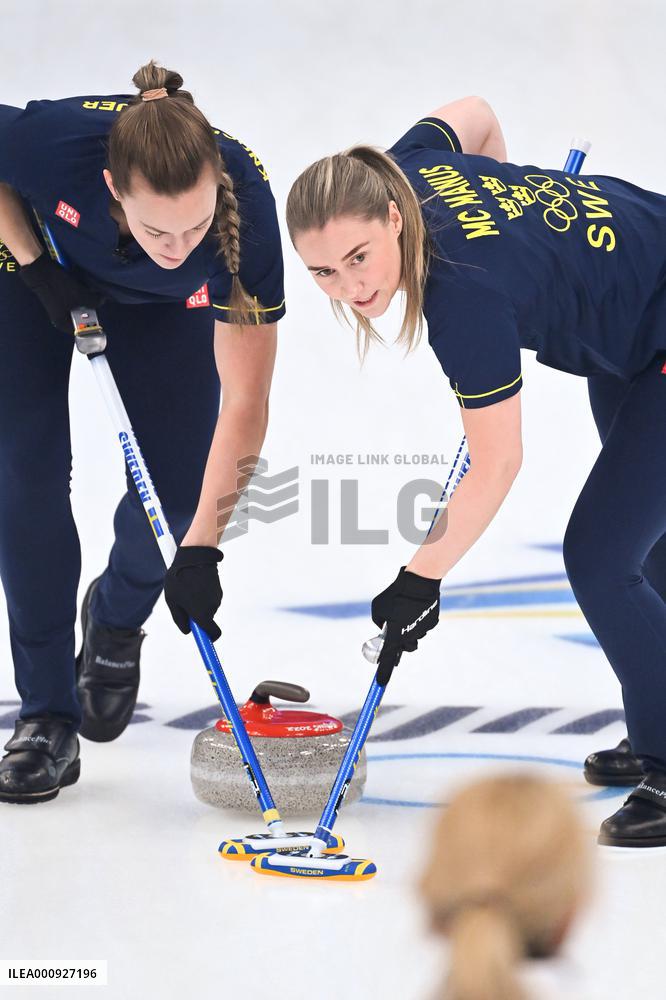 (BEIJING2022)CHINA-BEIJING-OLYMPIC WINTER GAMES-CURLING-WOMEN'S BRONZE MEDAL GAME-SWE VS SUI (CN)