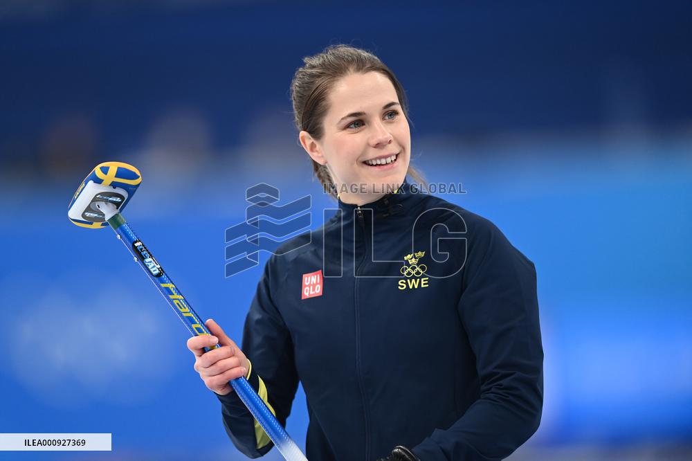 (BEIJING2022)CHINA-BEIJING-OLYMPIC WINTER GAMES-CURLING-WOMEN'S BRONZE MEDAL GAME-SWE VS SUI (CN)