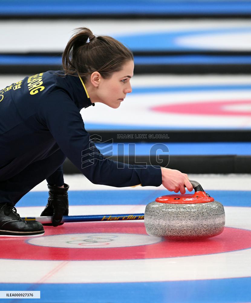 (BEIJING2022)CHINA-BEIJING-OLYMPIC WINTER GAMES-CURLING-WOMEN'S BRONZE MEDAL GAME-SWE VS SUI (CN)