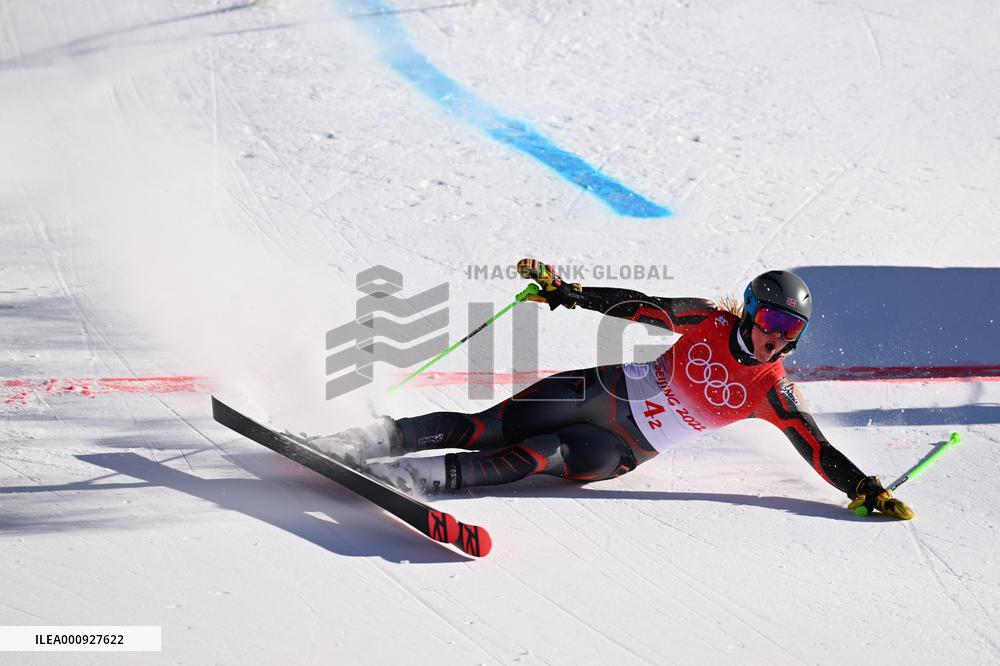 (BEIJING2022)CHINA-BEIJING-OLYMPIC WINTER GAMES-ALPINE SKIING-MIXED TEAM PARALLEL(CN)