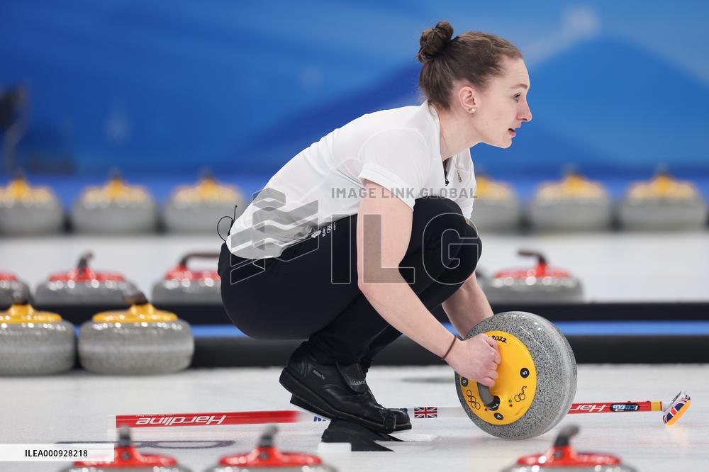 (BEIJING2022)CHINA-BEIJING-OLYMPIC WINTER GAMES-CURLING-WOMEN'S GOLD MEDAL GAME-JPN VS GBR(CN)