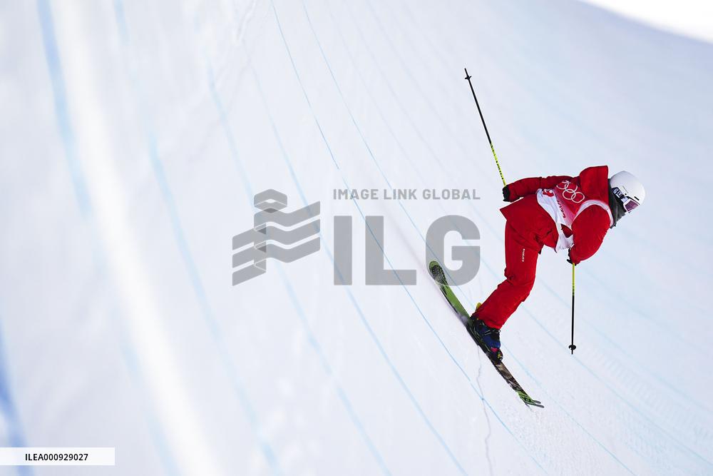 (BEIJING2022)CHINA-ZHANGJIAKOU-FREESTYLE SKIING-WOMEN'S FREESKI HALFPIPE-FINAL (CN)