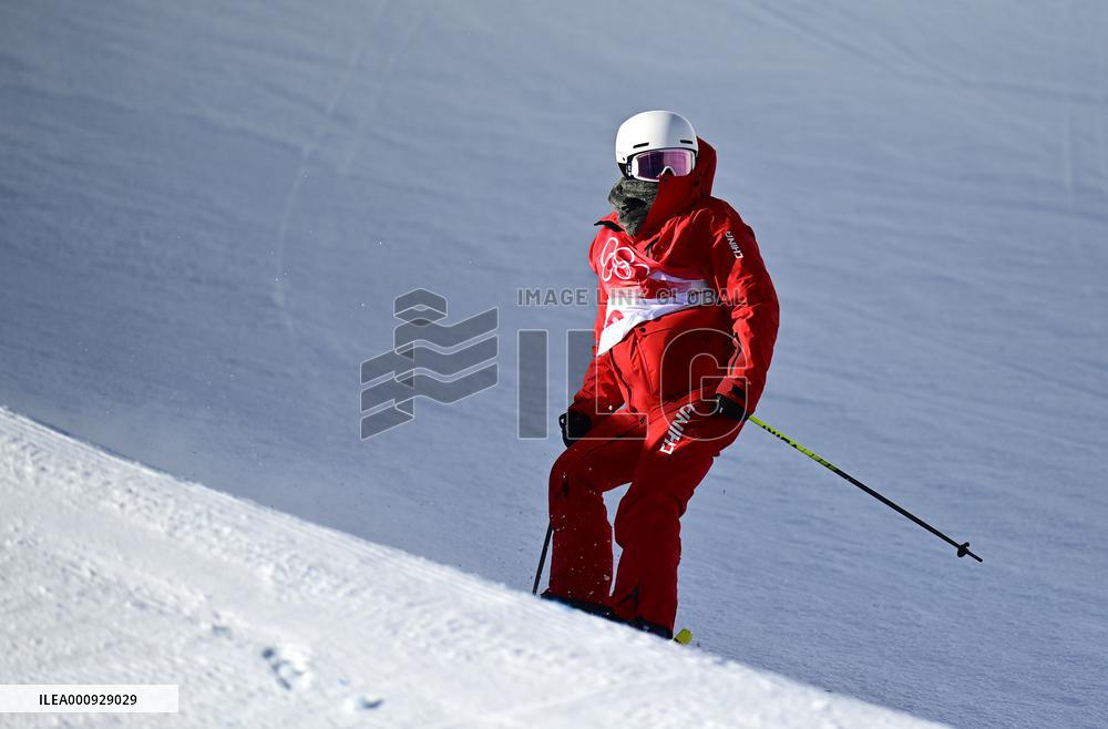 (BEIJING2022)CHINA-ZHANGJIAKOU-FREESTYLE SKIING-WOMEN'S FREESKI HALFPIPE-FINAL (CN)