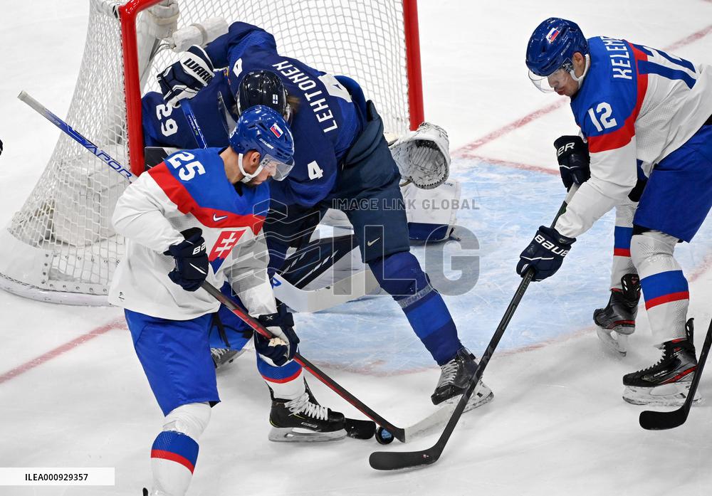 (BEIJING2022)CHINA-BEIJING-OLYMPIC WINTER GAMES-ICE HOCKEY-MAN'S PLAY-OFF SEMIFINAL-FIN VS SVK (CN)