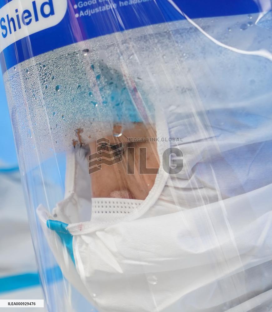 CHINA-JIANGSU-SUZHOU-COVID-19-FOREIGN VOLUNTEERS (CN)