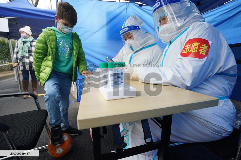 CHINA-JIANGSU-SUZHOU-COVID-19-FOREIGN VOLUNTEERS (CN)