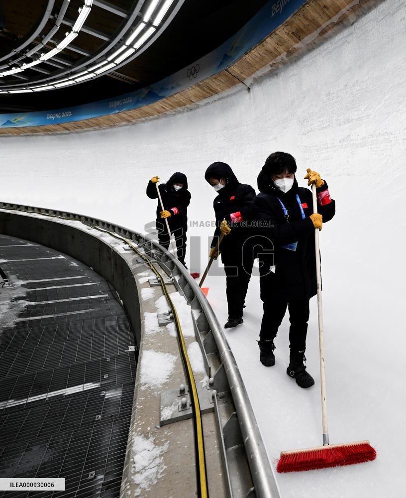 (BEIJING2022)CHINA-BEIJING-OLYMPIC WINTER GAMES-SLIDING TRACK-ICE MAKER (CN)