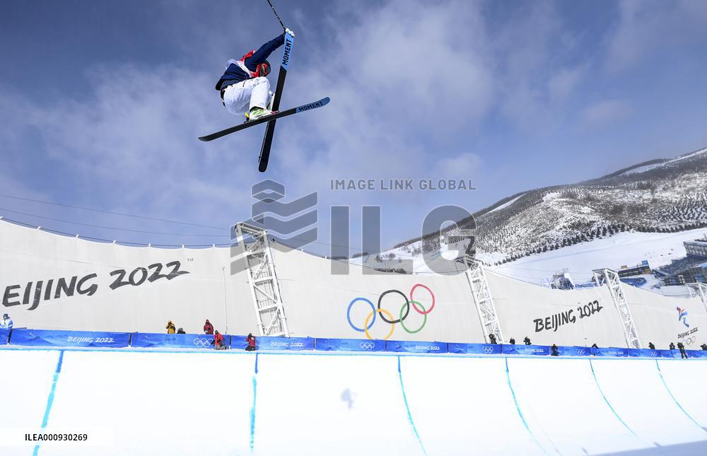 (BEIJING2022)CHINA-ZHANGJIAKOU-OLYMPIC WINTER GAMES-FREESTYLE SKIING-MEN'S FREESKI HALFPIPE-FINAL(CN)