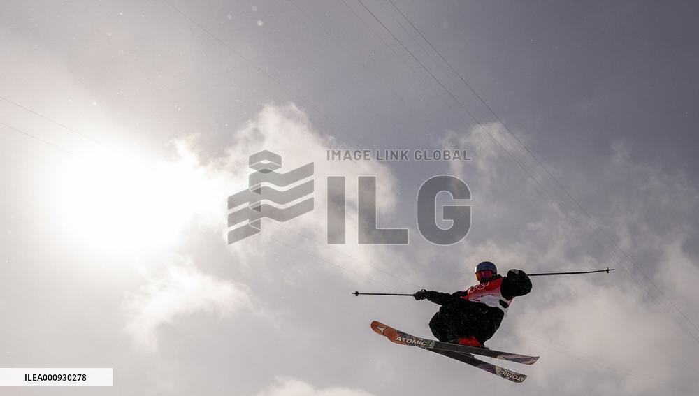 (BEIJING2022)CHINA-ZHANGJIAKOU-OLYMPIC WINTER GAMES-FREESTYLE SKIING-MEN'S FREESKI HALFPIPE-FINAL(CN)