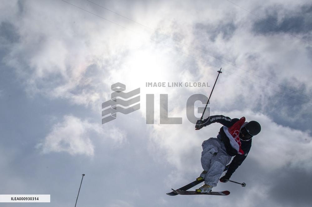 (BEIJING2022)CHINA-ZHANGJIAKOU-OLYMPIC WINTER GAMES-FREESTYLE SKIING-MEN'S FREESKI HALFPIPE-FINAL(CN)