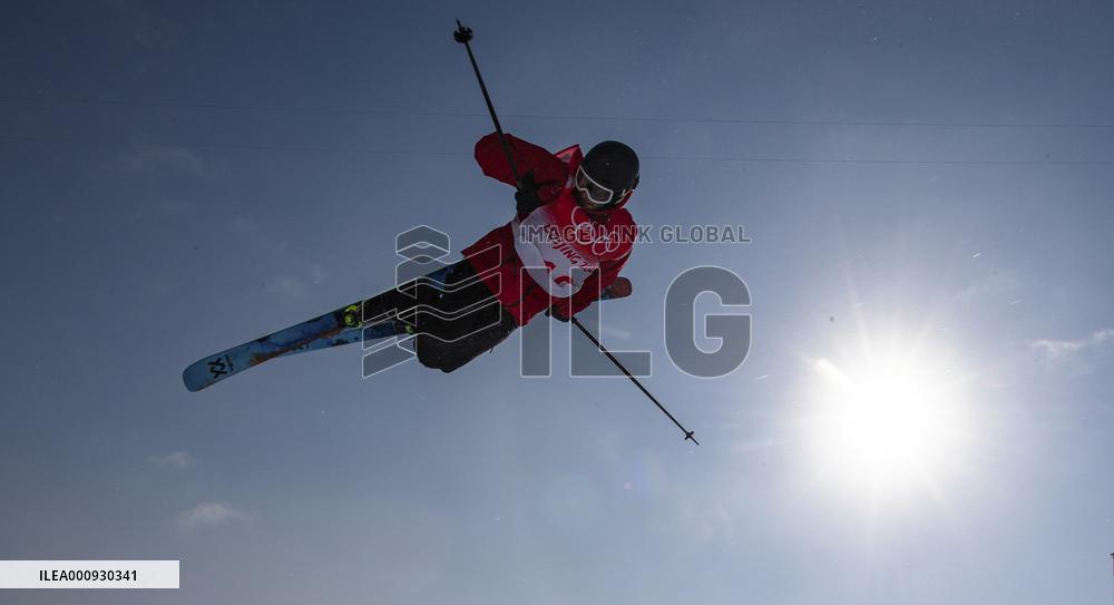 (BEIJING2022)CHINA-ZHANGJIAKOU-OLYMPIC WINTER GAMES-FREESTYLE SKIING-MEN'S FREESKI HALFPIPE-FINAL(CN)