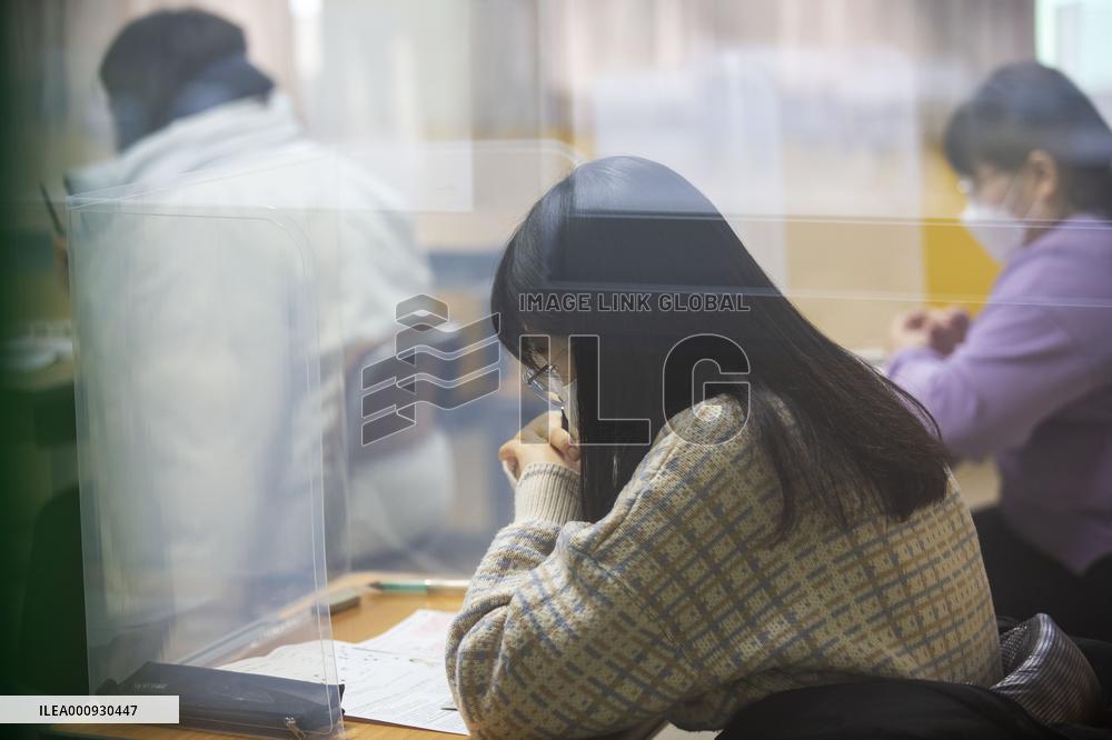 SOUTH KOREA-SEOUL-CHINESE-HSK-TEST